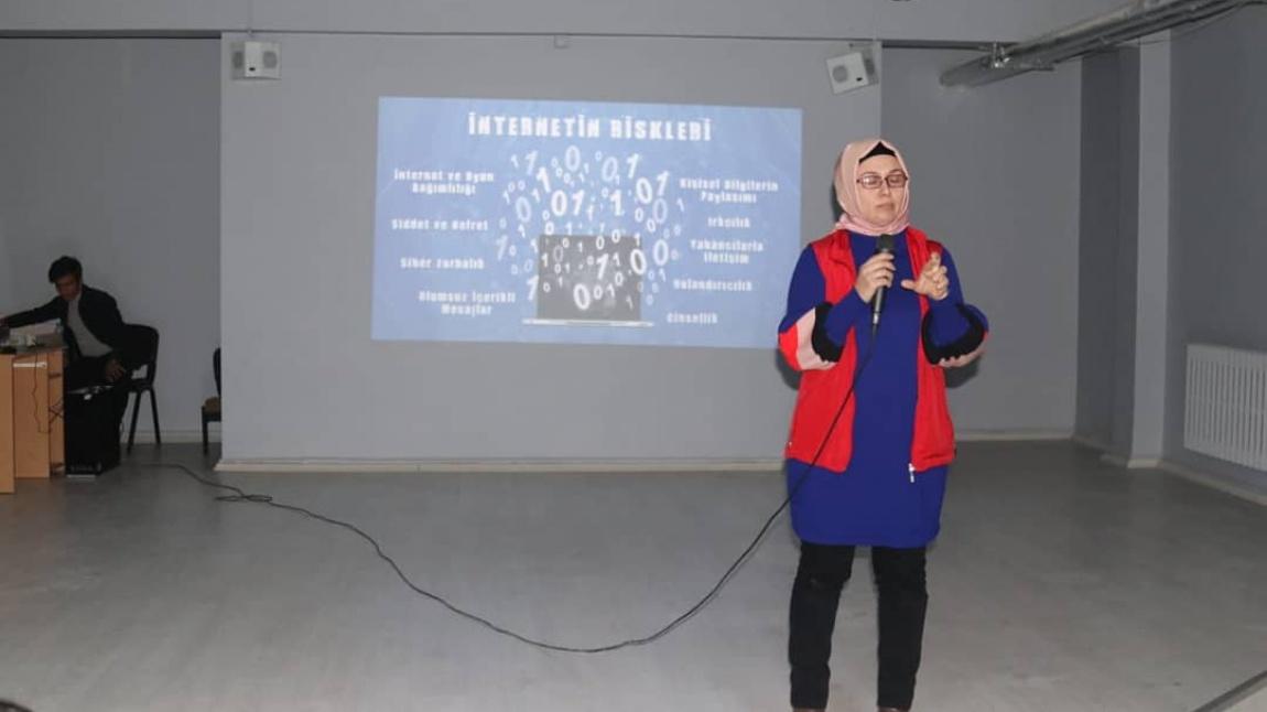 eskisehir genclik merkezi tarafindan okulumuzda sunum yapildi turk telekom mesleki ve teknik anadolu lisesi